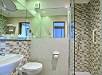 kétágyas tengerre néző szoba - fürdő (a kép illusztáció)